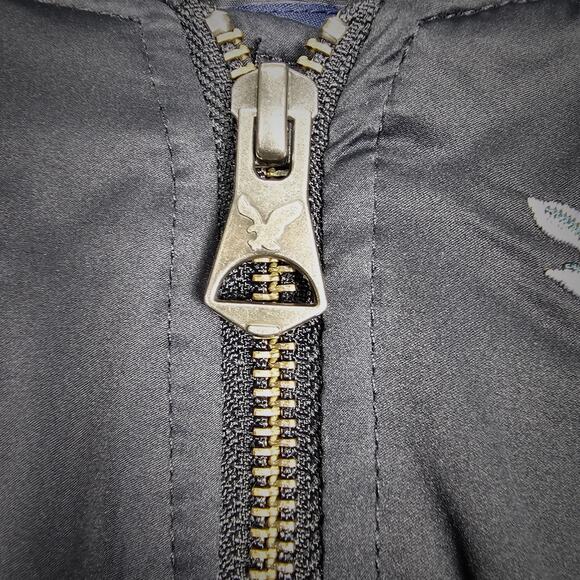 American Eagle Embroidered Puffer Bomber Jacket Cherry Blossom. - Picture 5 of 12